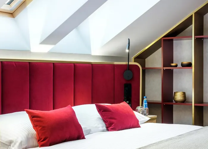 Golden Queen Hotel 4*