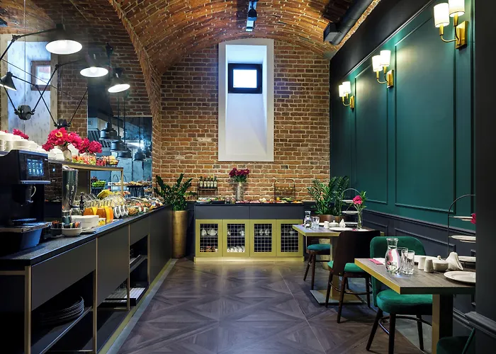 Golden Queen Hotel 4*