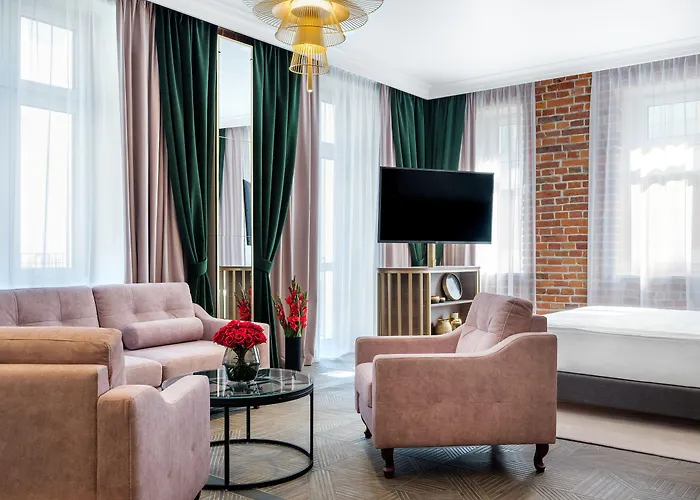 Hotel Golden Queen 4*