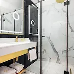 Hotel Golden Queen 4*