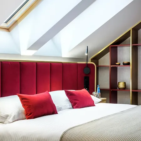 Golden Queen Hotell 4*