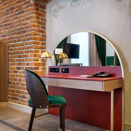 Golden Queen Hotel 4*