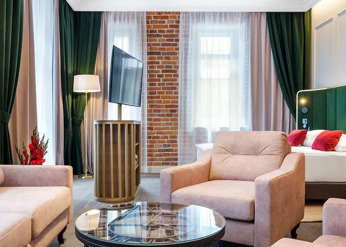 Golden Queen Hotel 4*